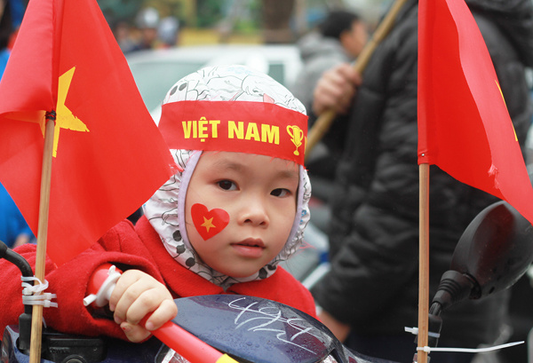 Dòng người dài 30km chào đón đội U23 Việt Nam trở về